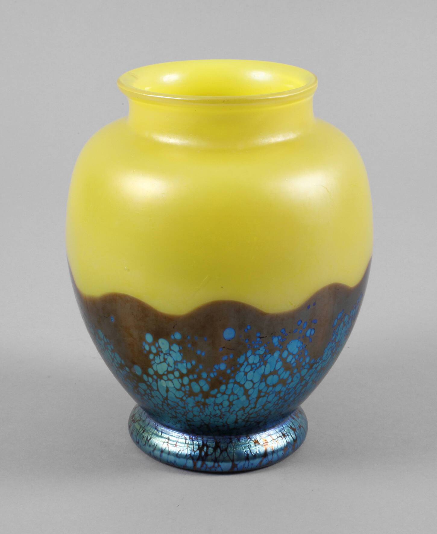 Lötz Wwe. Vase "Kobalt Papillon"