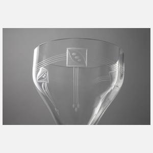 Acht Süßwein- und drei Weißweingläser