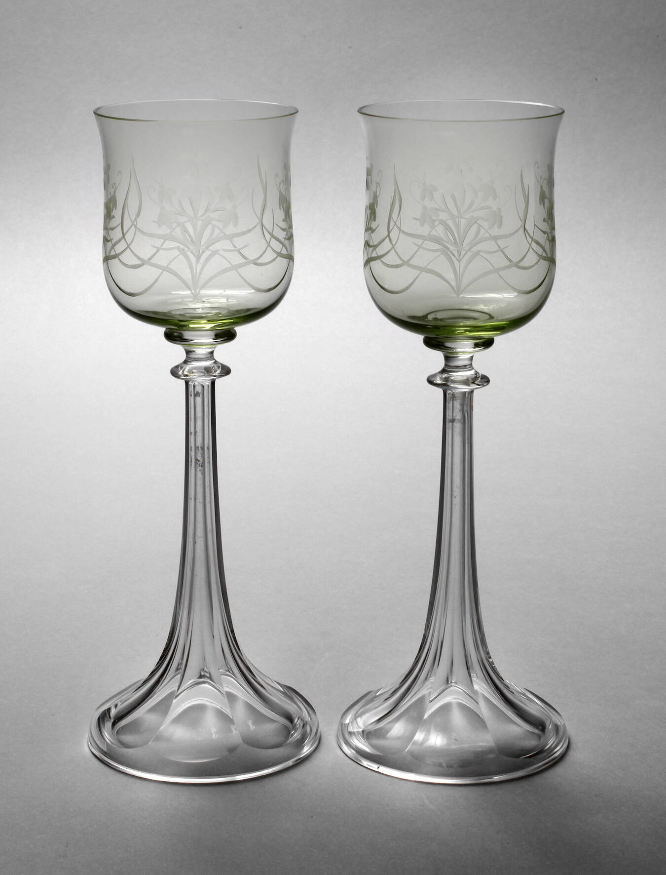 Paar elegante Weinrömer