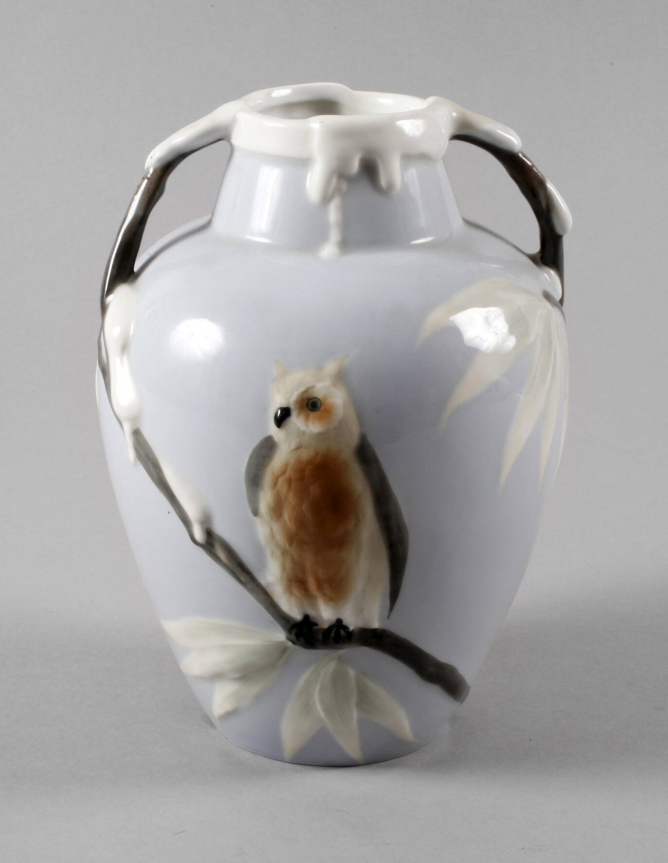 Ilmenau Vase Pâte sur Pâte mit Uhu