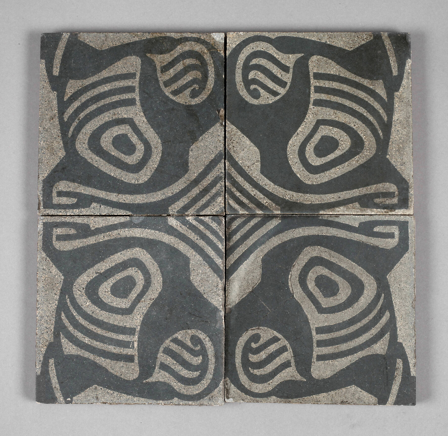 Henry van de Velde vier Fußbodenfliesen