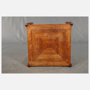 Konstruktivistischer Tisch