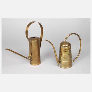 Zwei Gießkannen Messing Art déco