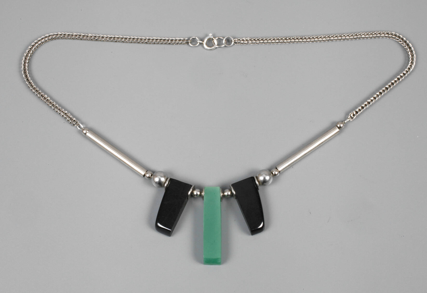 Jakob Bengel Collier mit Galalith