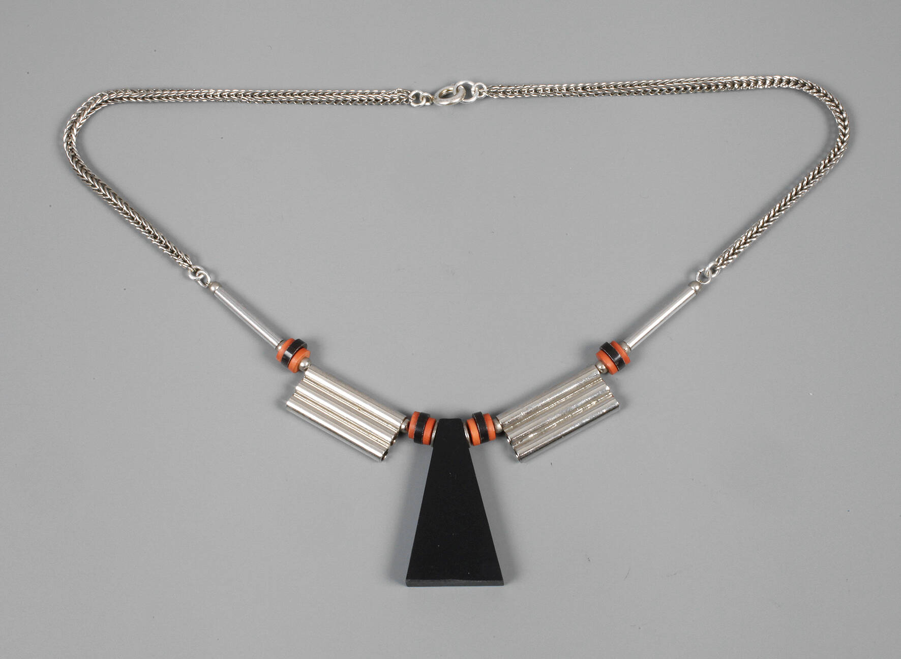 Jakob Bengel Collier mit Galalith