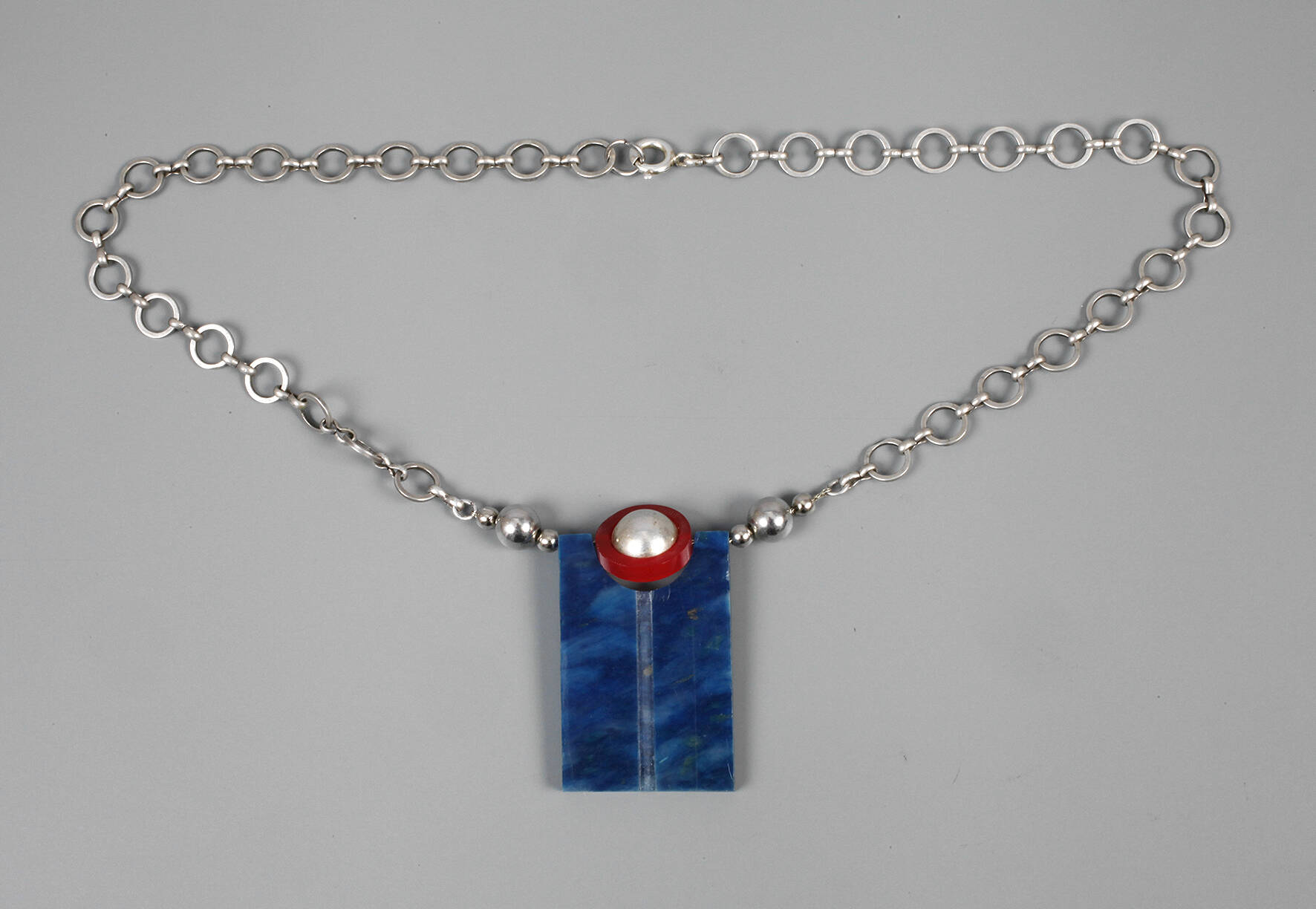 Jakob Bengel Collier mit Galalith