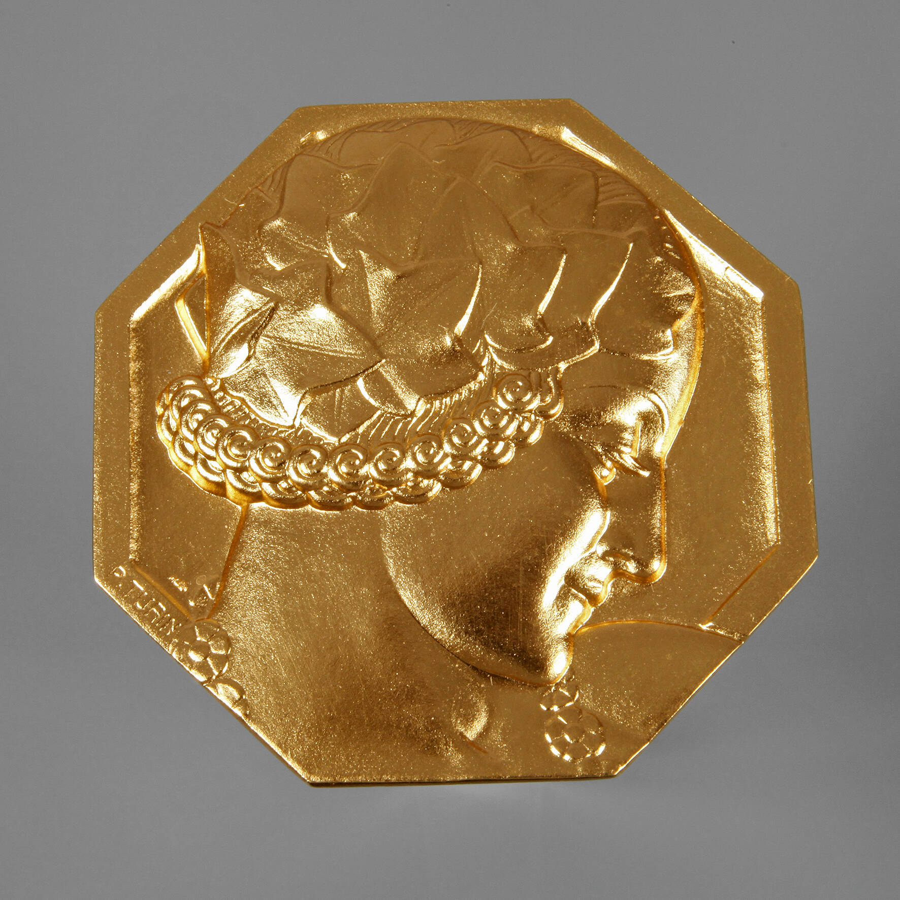 Pierre Turin, Brosche