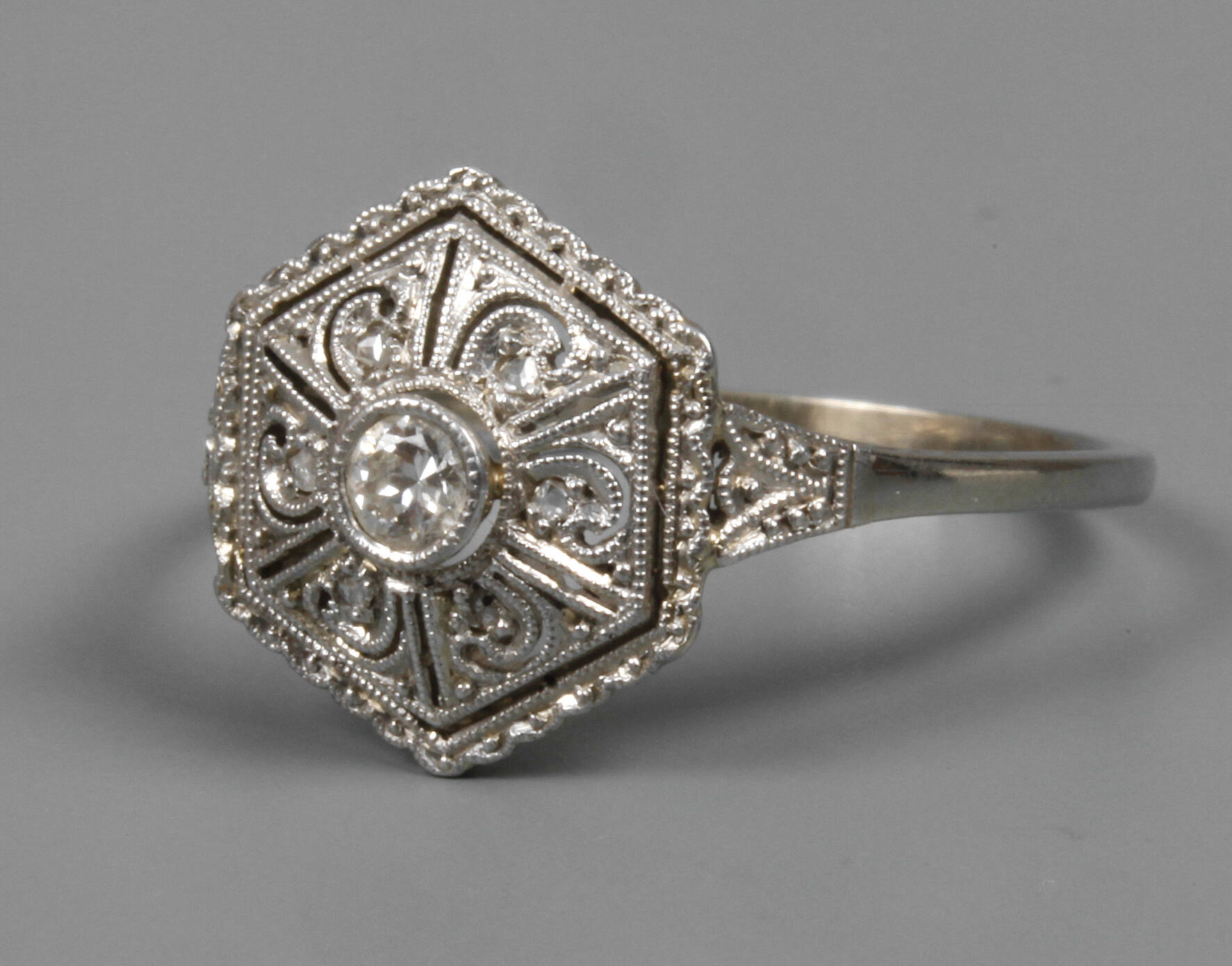 Damenring mit Brillant