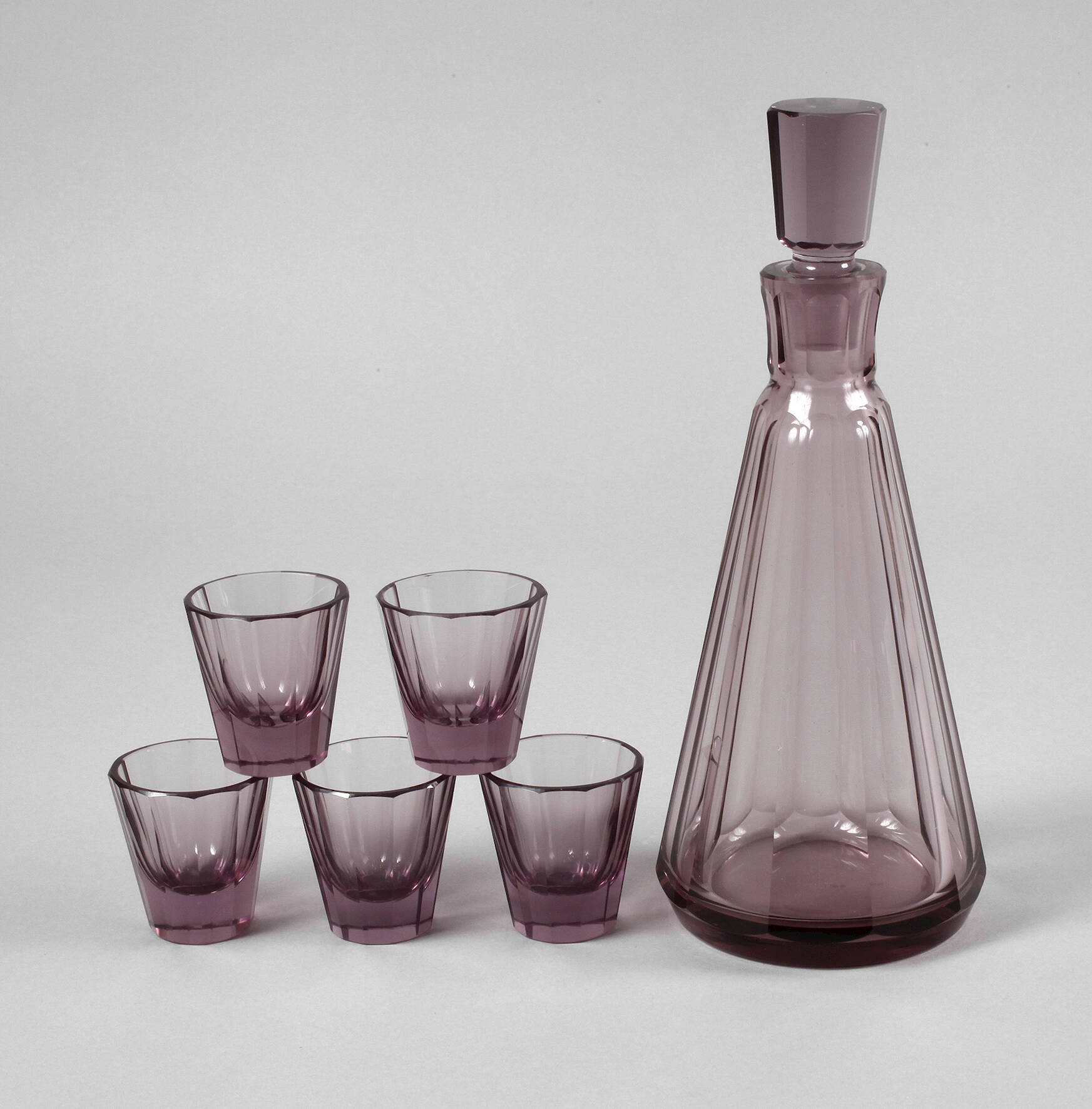 Karaffe und fünf Gläser Böhmen