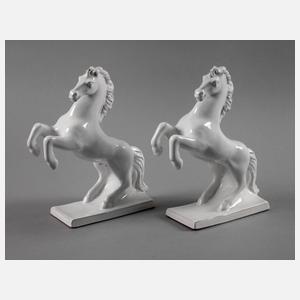 Paar springende Pferde