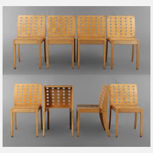 Acht Stapelstühle Thonet