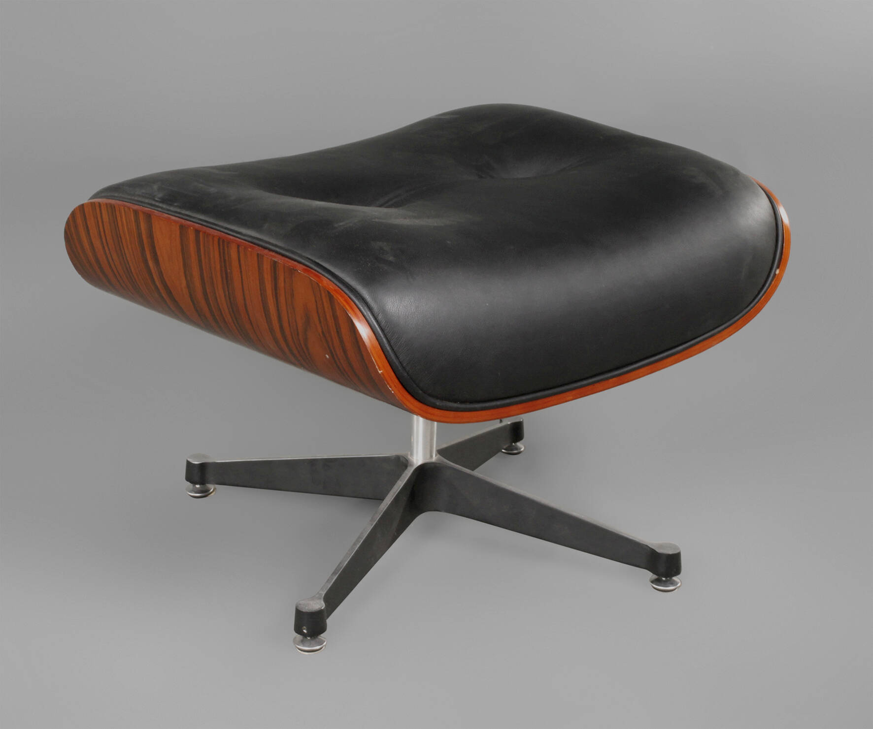 Ottomane Charles und Ray Eames