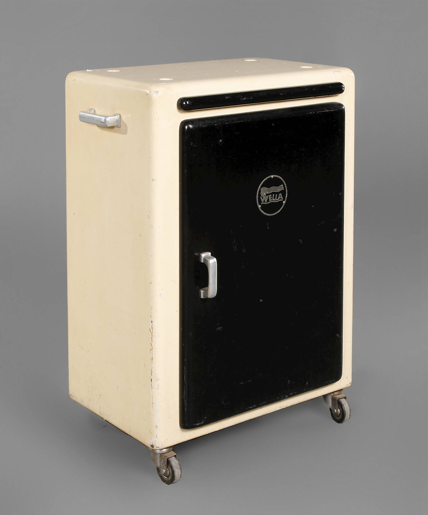 Wella Werbeschränkchen