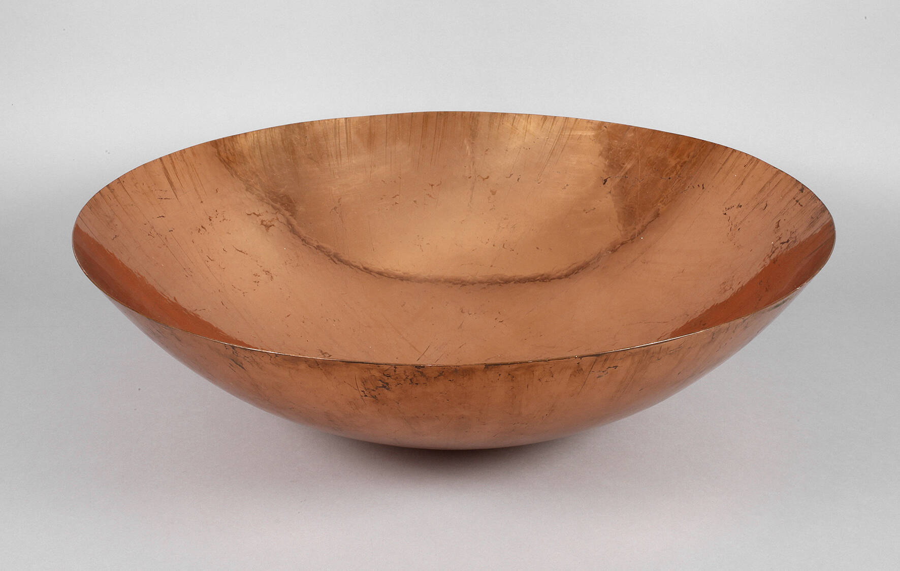 Übergroßes Kupfertaufbecken