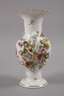Meissen Vase mit Rankenauflage