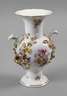 Meissen Vase mit Rankenauflage