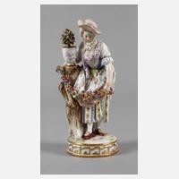 Meissen "Gärtnerin mit Blumengirlande"111