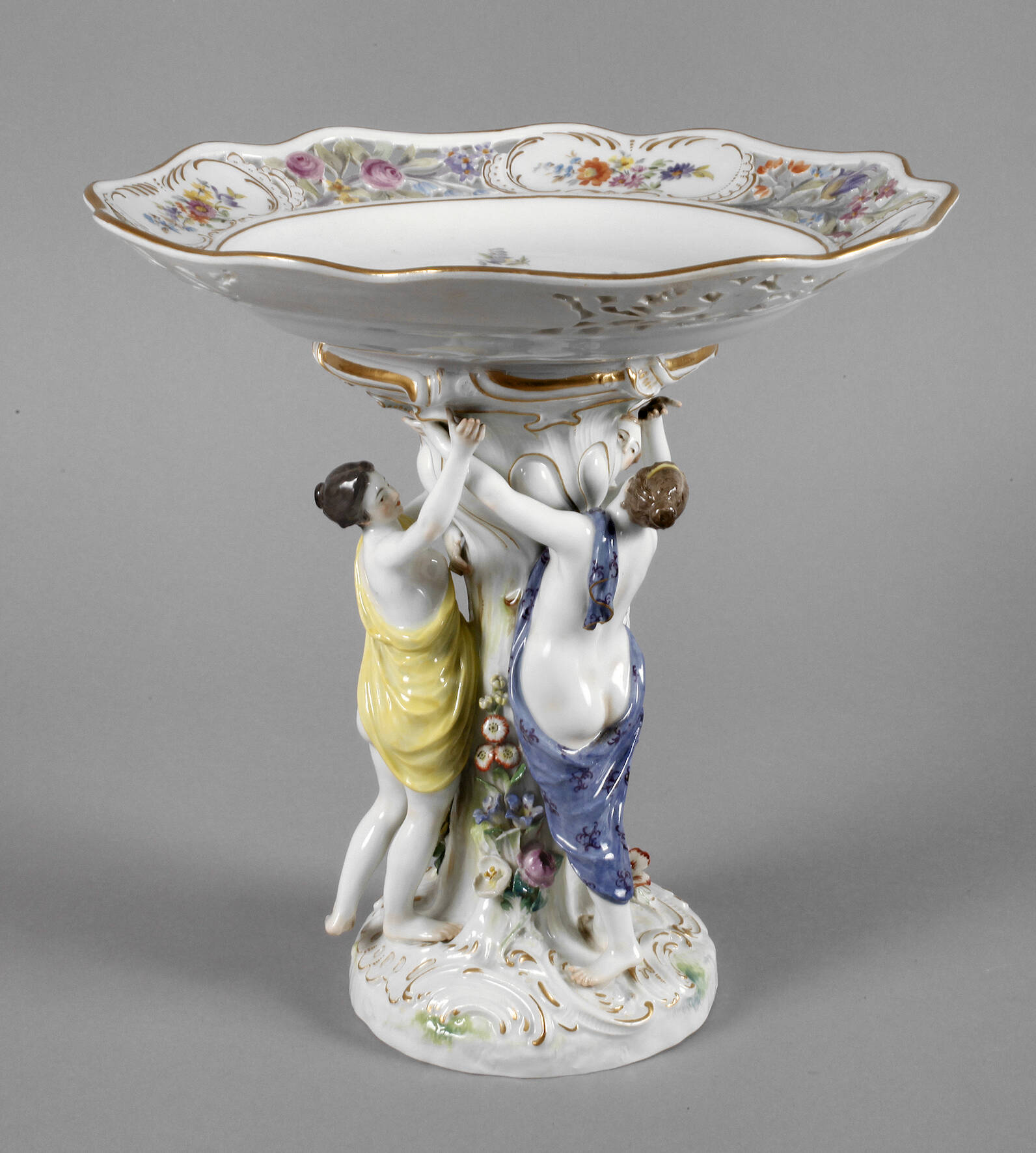 Meissen figürlicherTafelaufsatz "Drei Grazien"