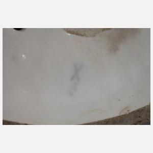 Übergroßes Figurenpaar