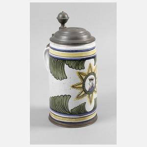 Übergroßer Fayencewalzenkrug