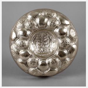 Silberbuckelschale mit Schiffsmotiven