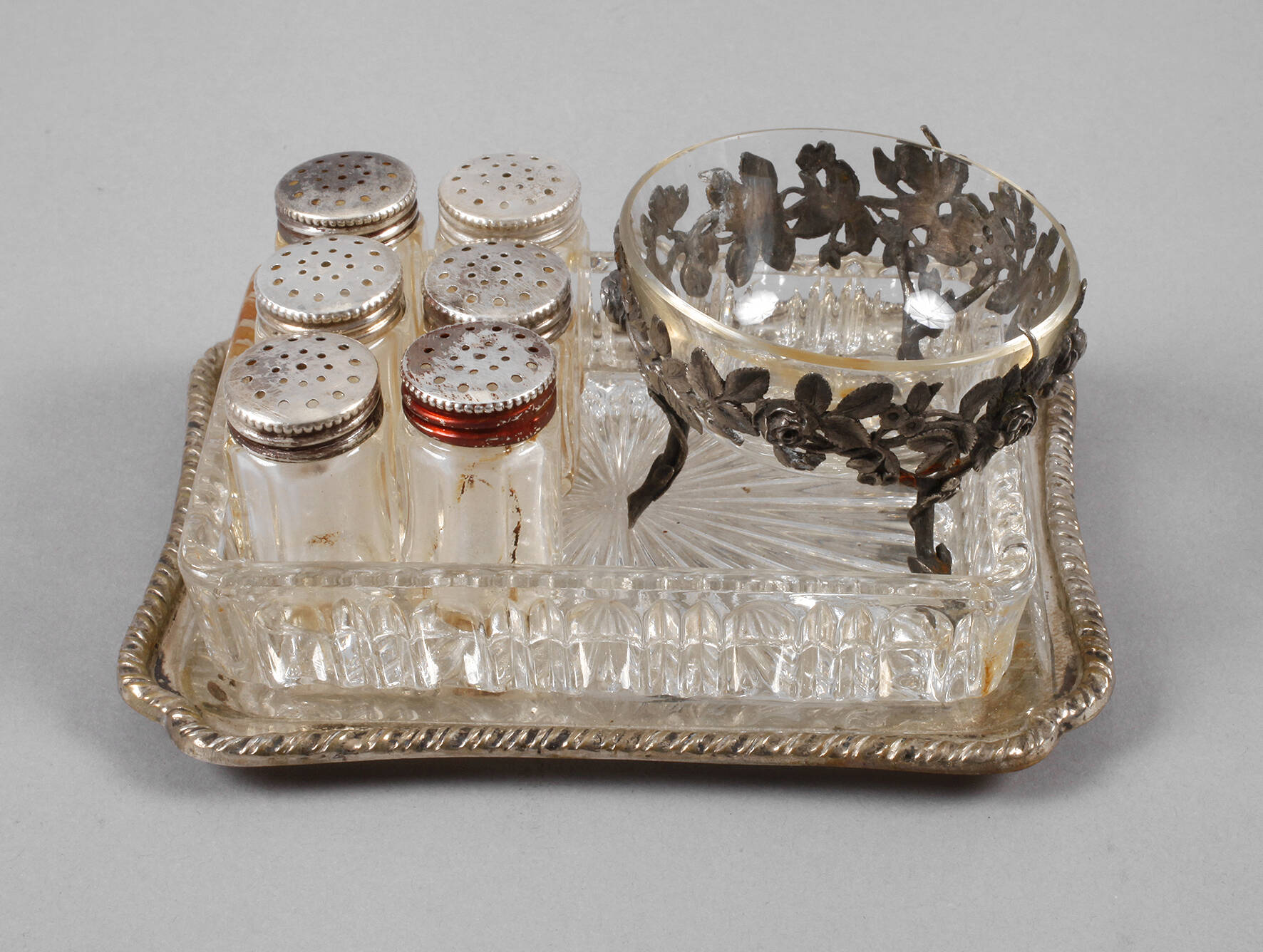 Sechs Salznäpfe und Schale Silber