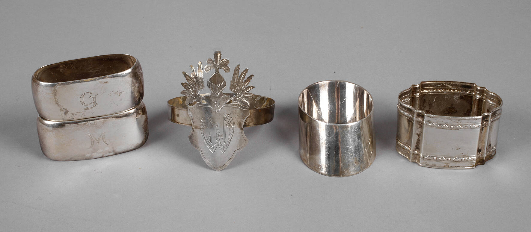 Fünf Serviettenringe Silber