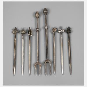 Acht Bowlespieße Silber