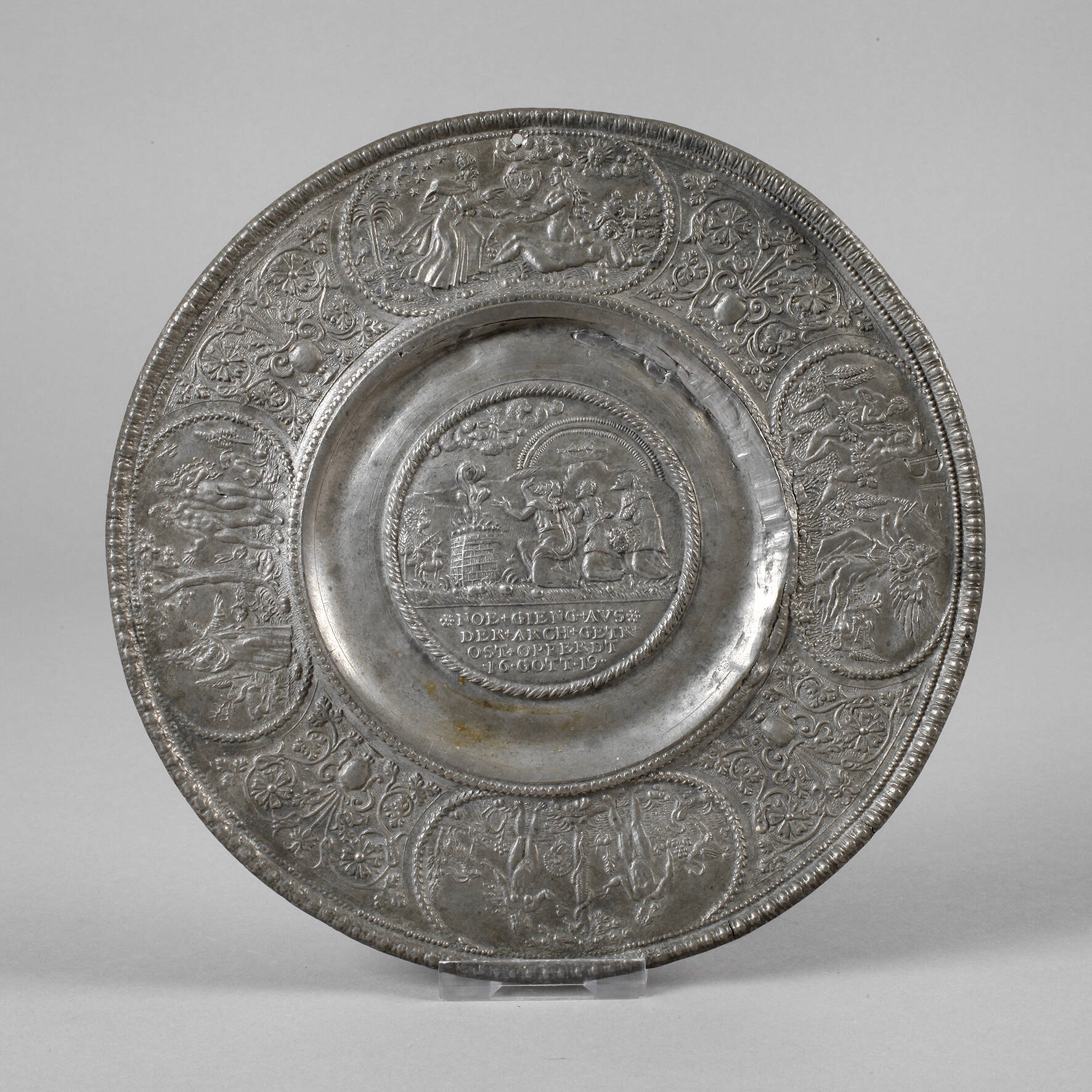 Kleiner Nürnberger Zinnreliefteller