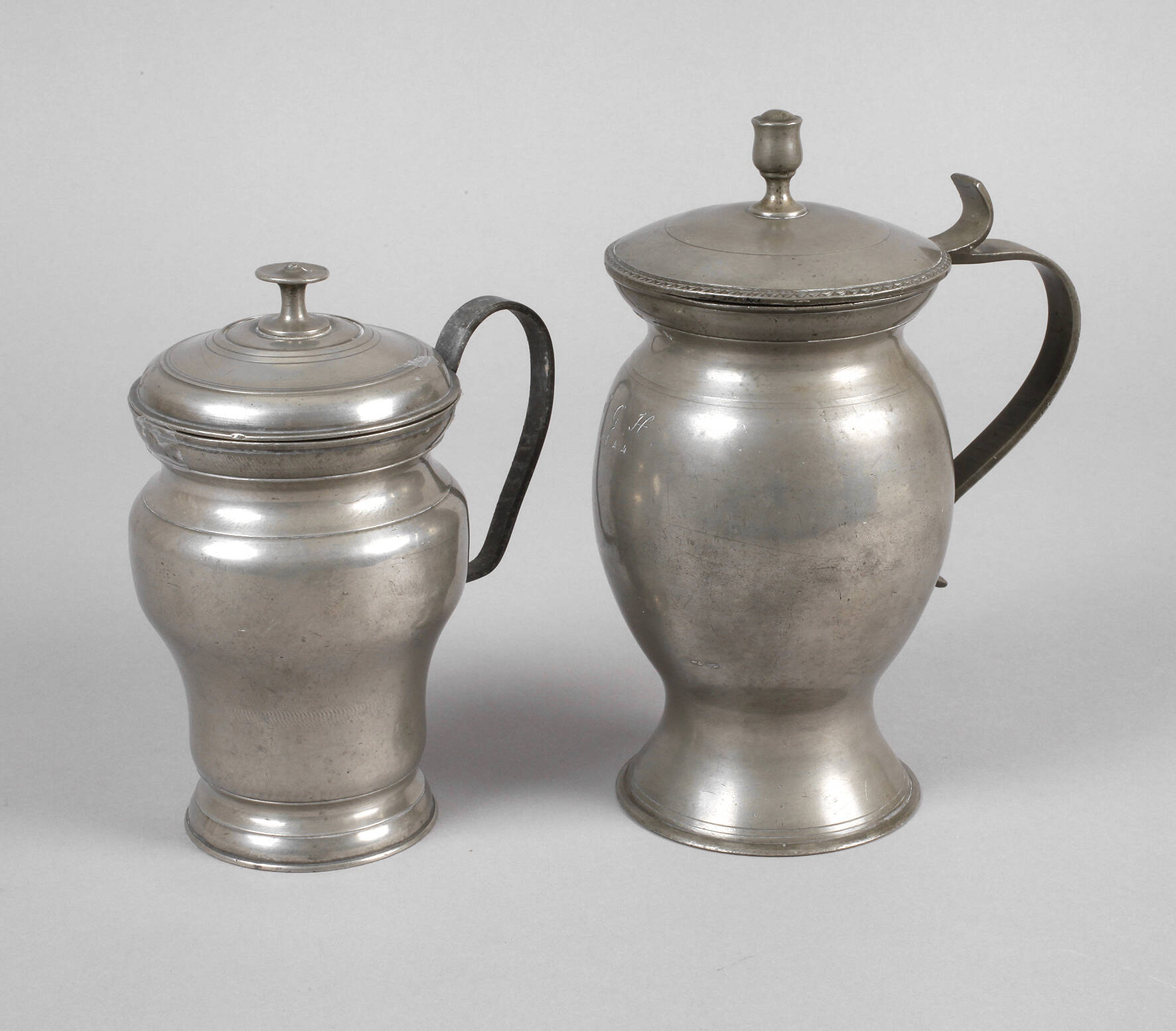 Zwei fränkische Deckelgefäße