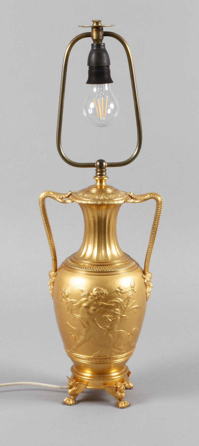 Ferdinand Levillan attr., Lampenfuß