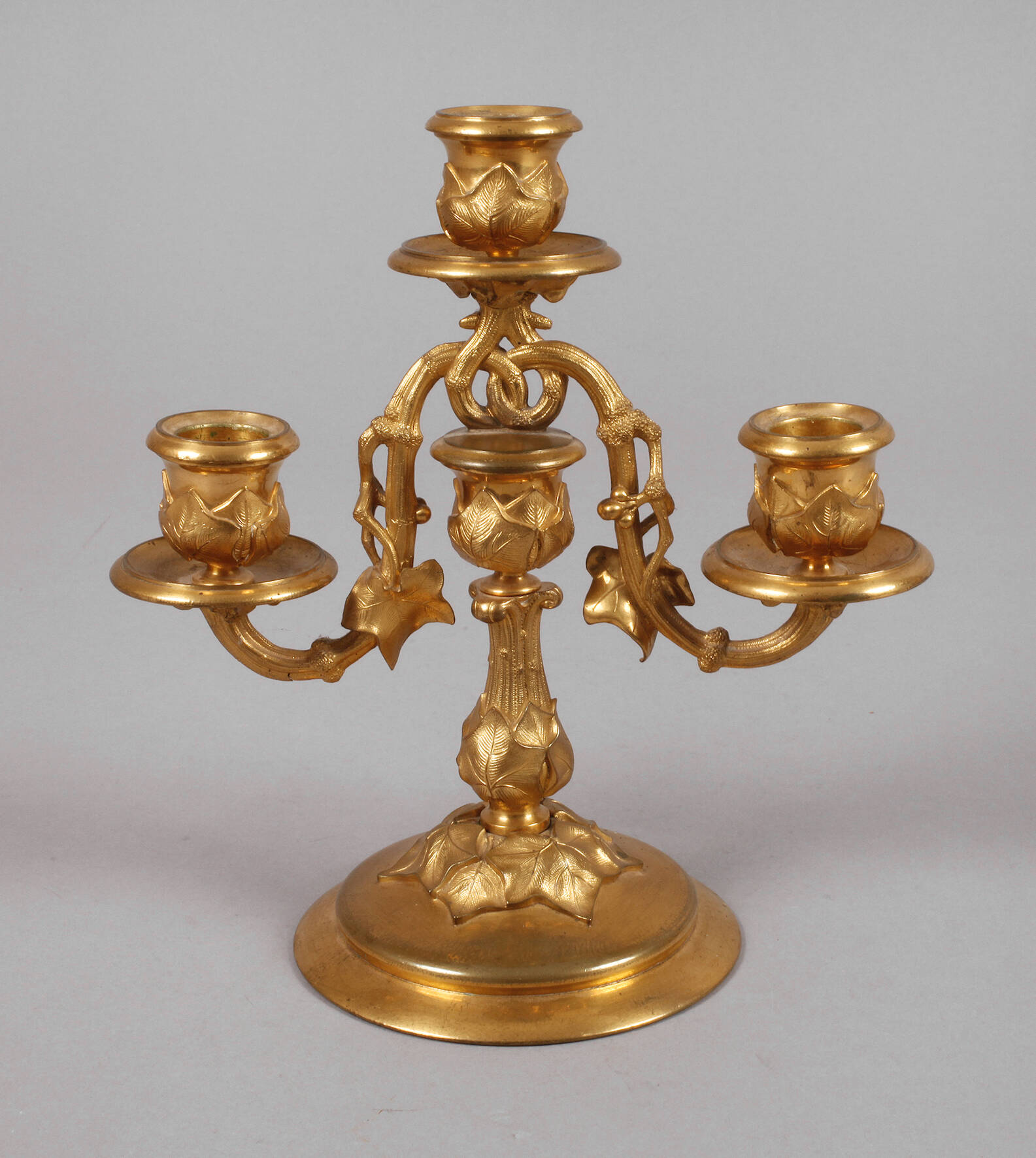 Bronzeleuchter Efeudekor