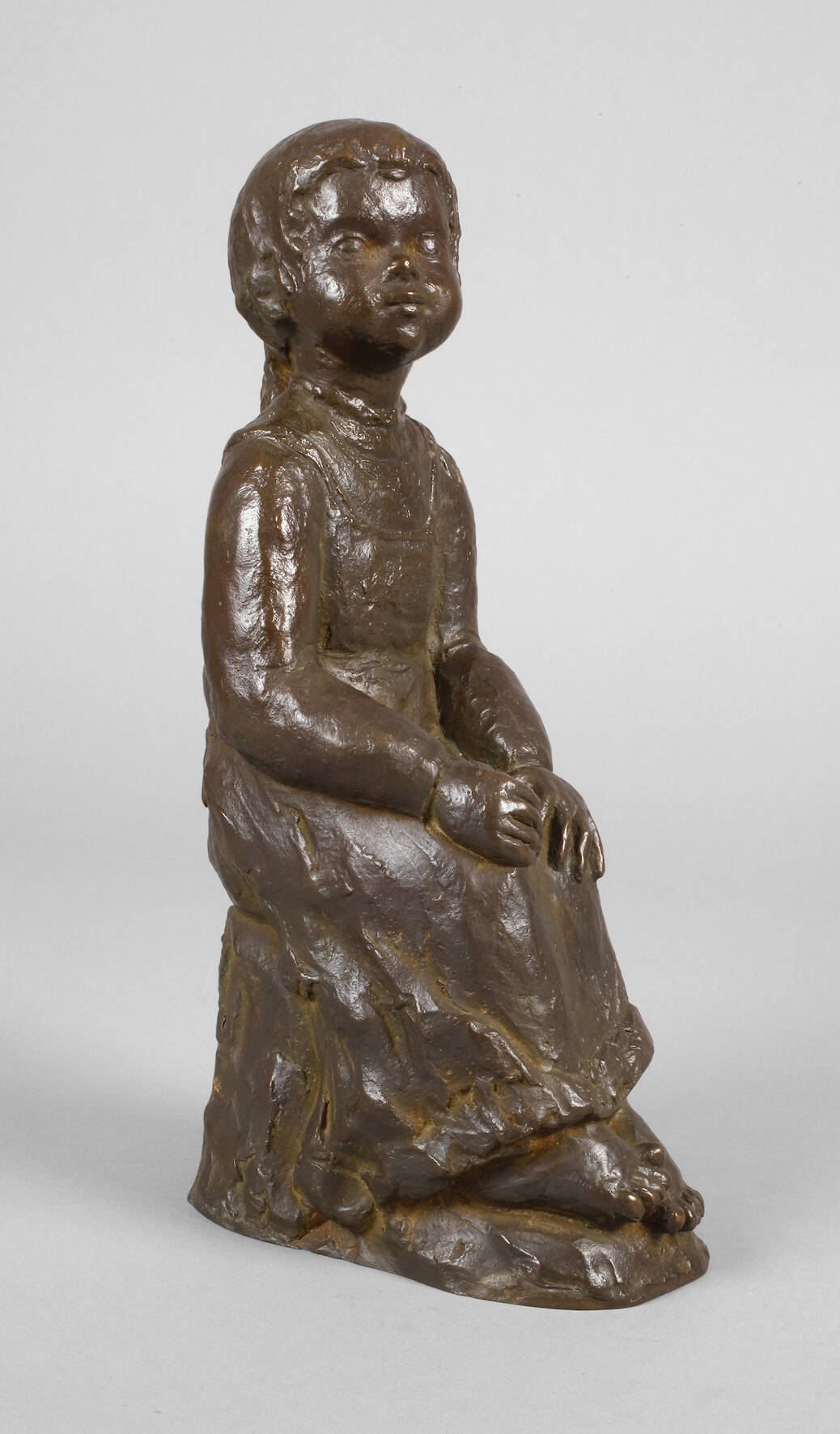 Sigrid v. Ipolyi-Merz, sitzendes Mädchen "Heidi"