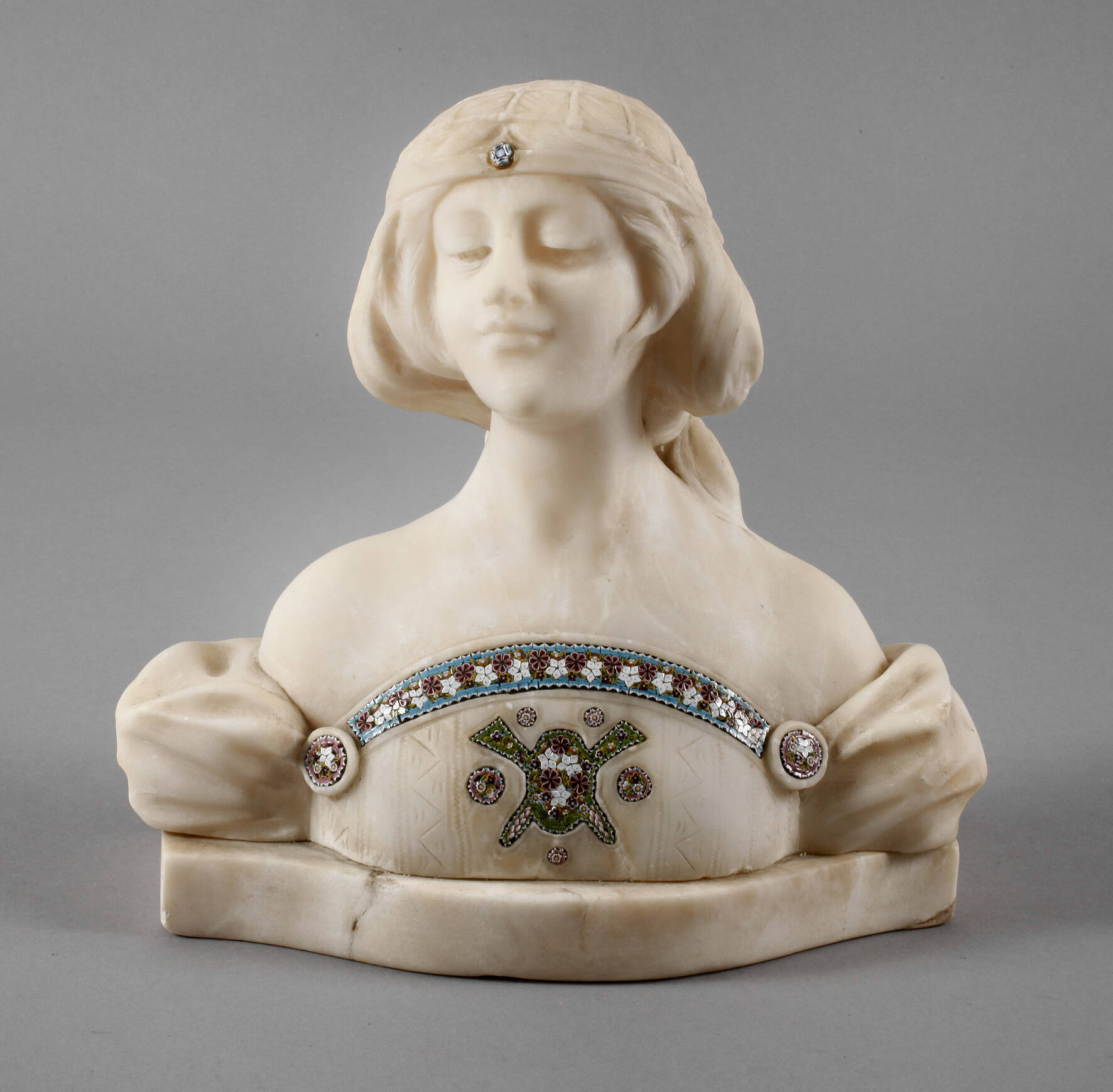Alabaster Mädchenbüste mit Mikromosaik