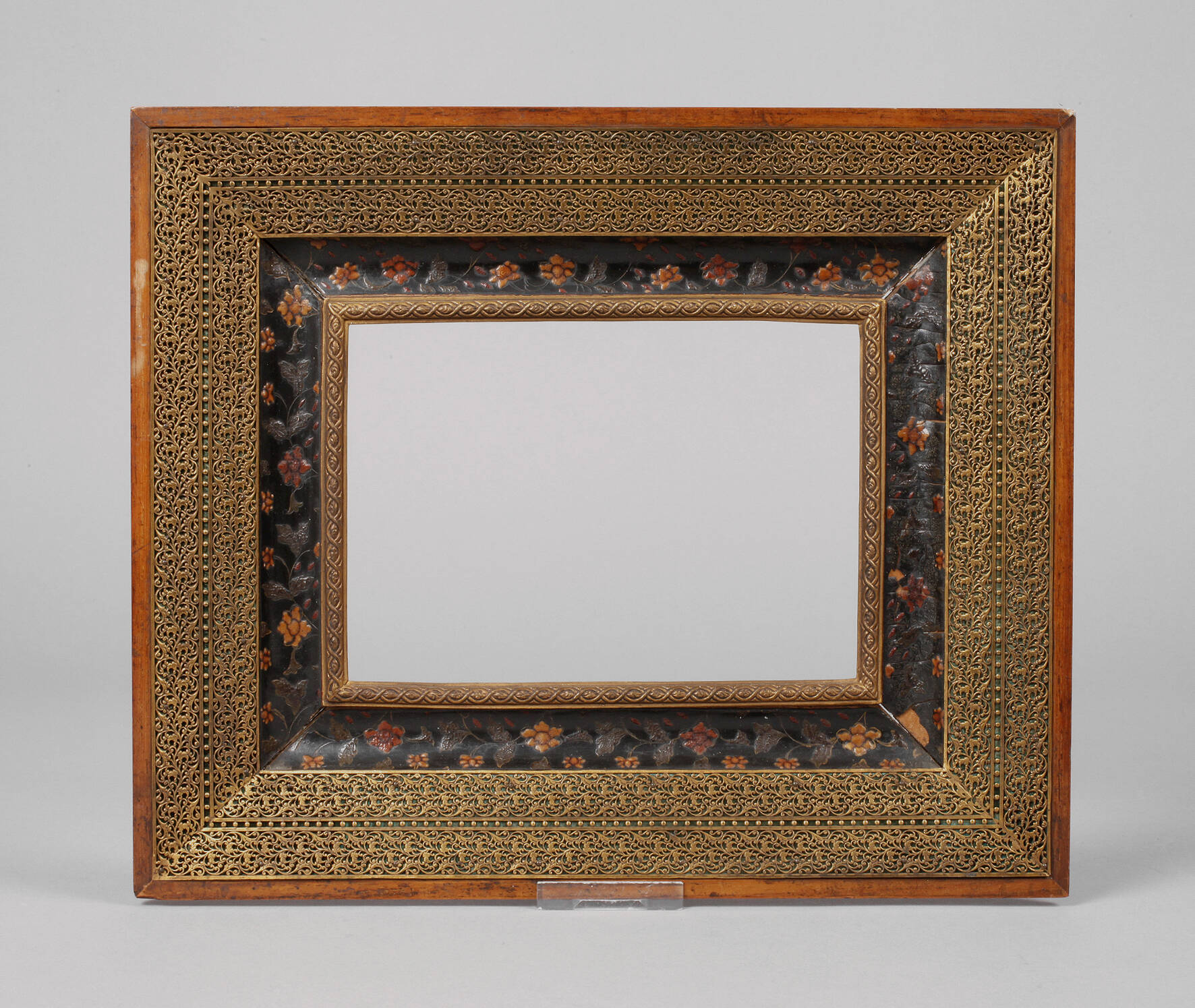 Leiste mit Messingapplikationen, Ende 19. Jh.