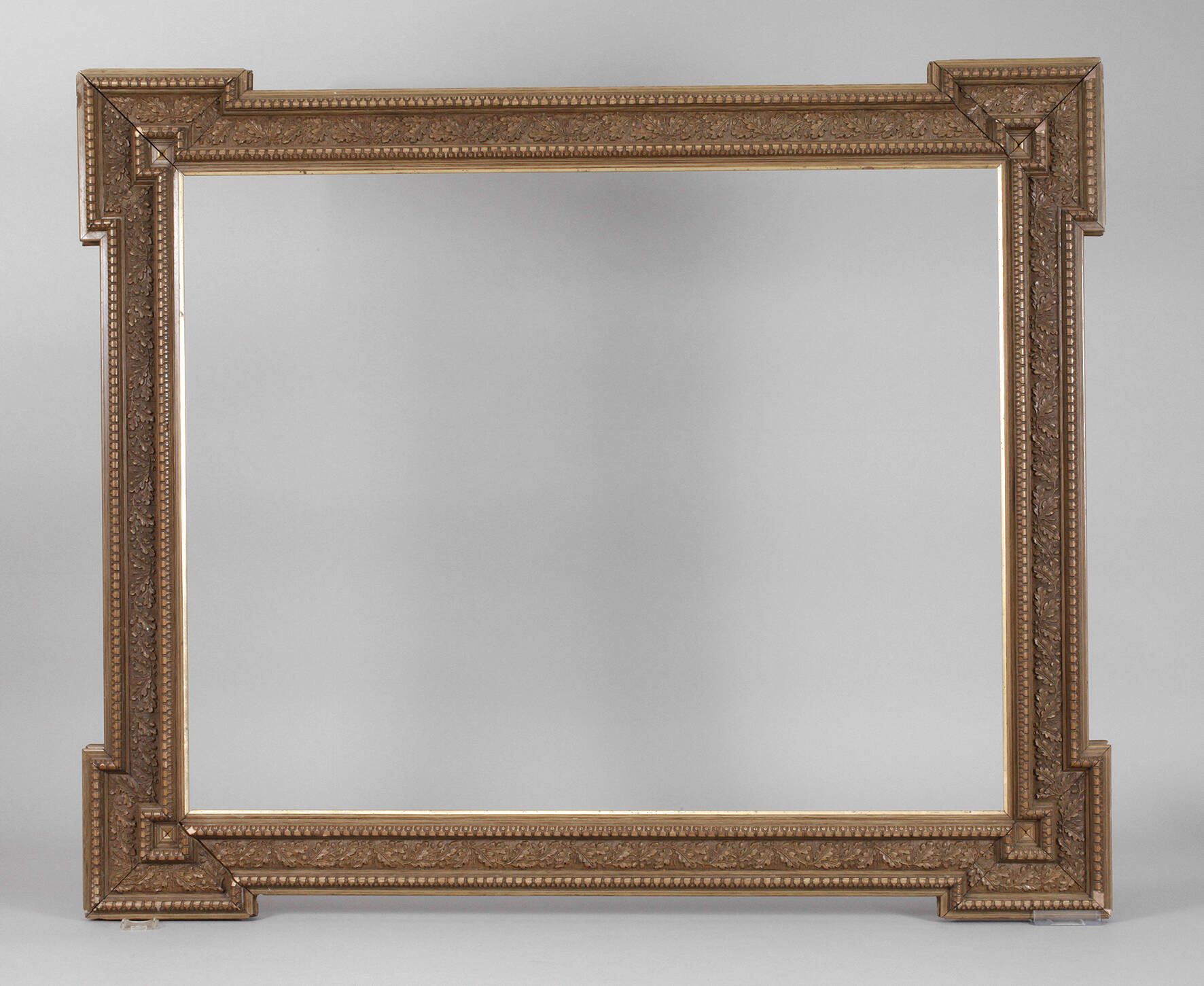 Rahmen mit ausgestellten Ecken um 1890