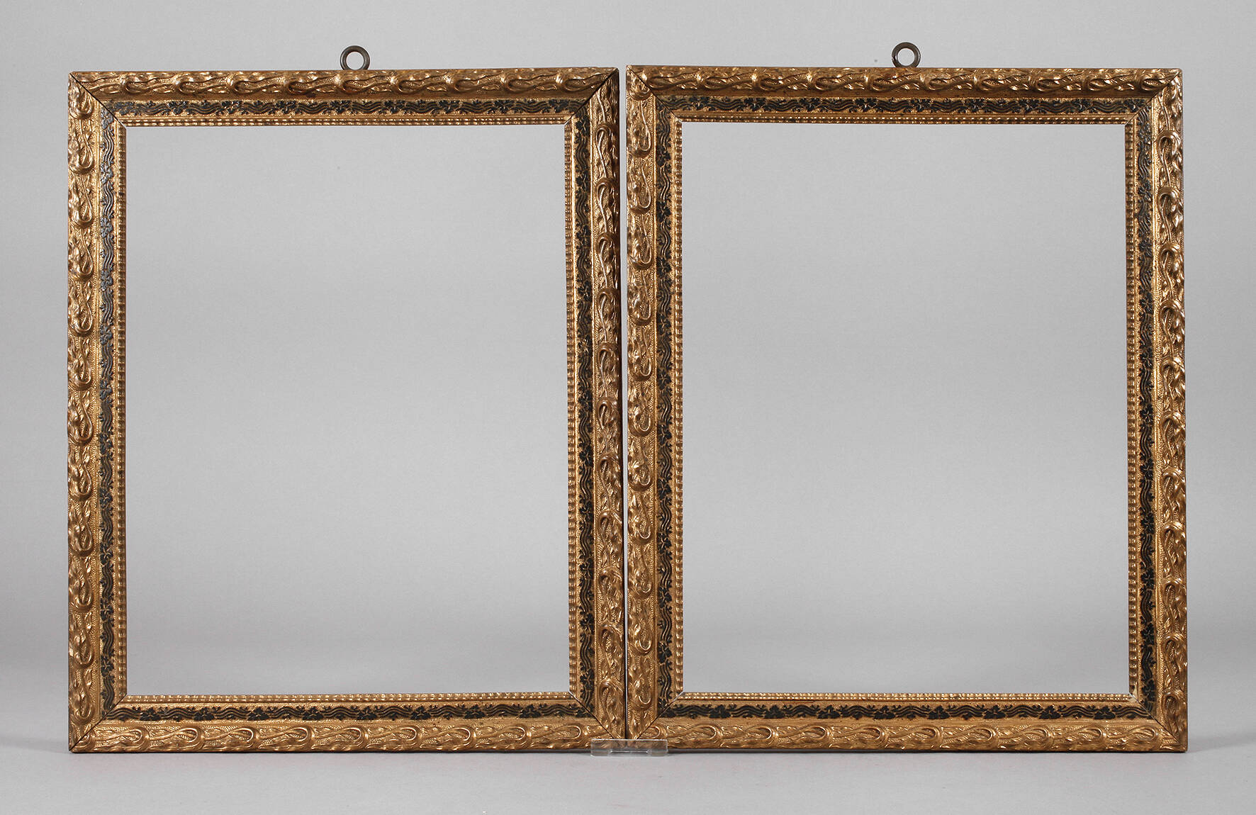 Zwei Goldstuckleisten Historismus um 1890