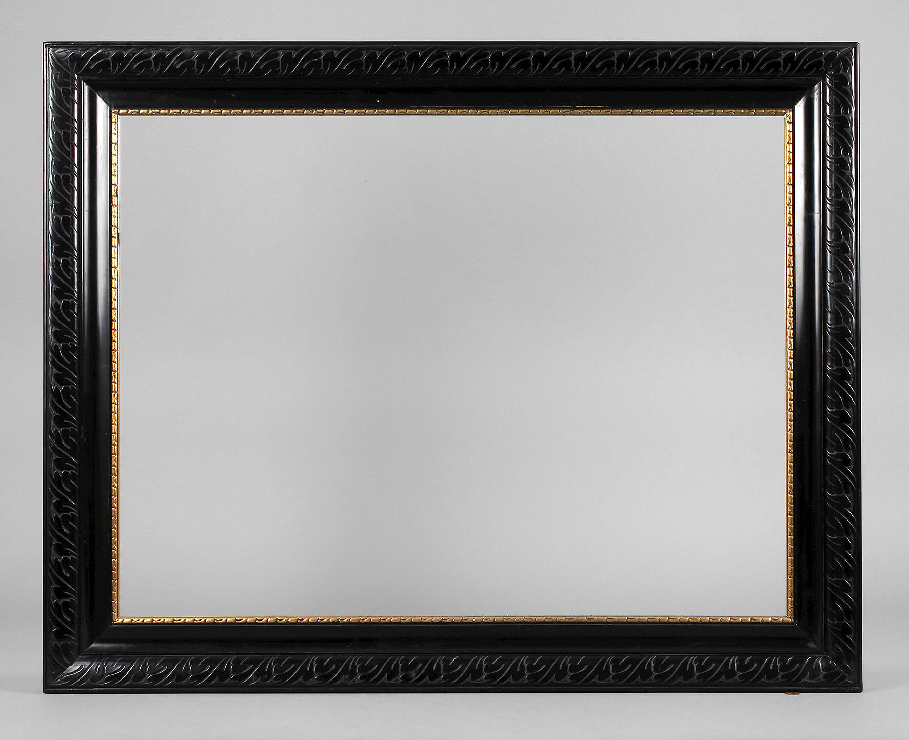 Schwarze Lackleiste um 1930