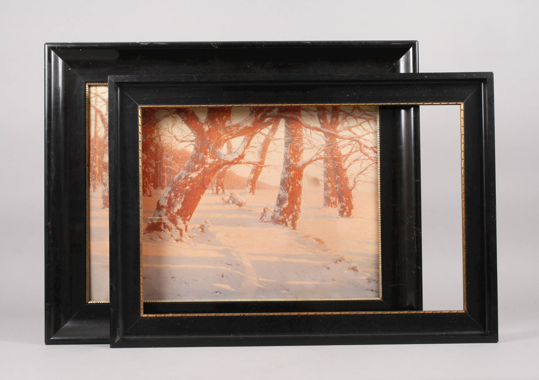 Zwei schwarze Lackleisten um 1900