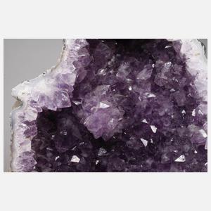 Große Prunk-Amethyst-Geode