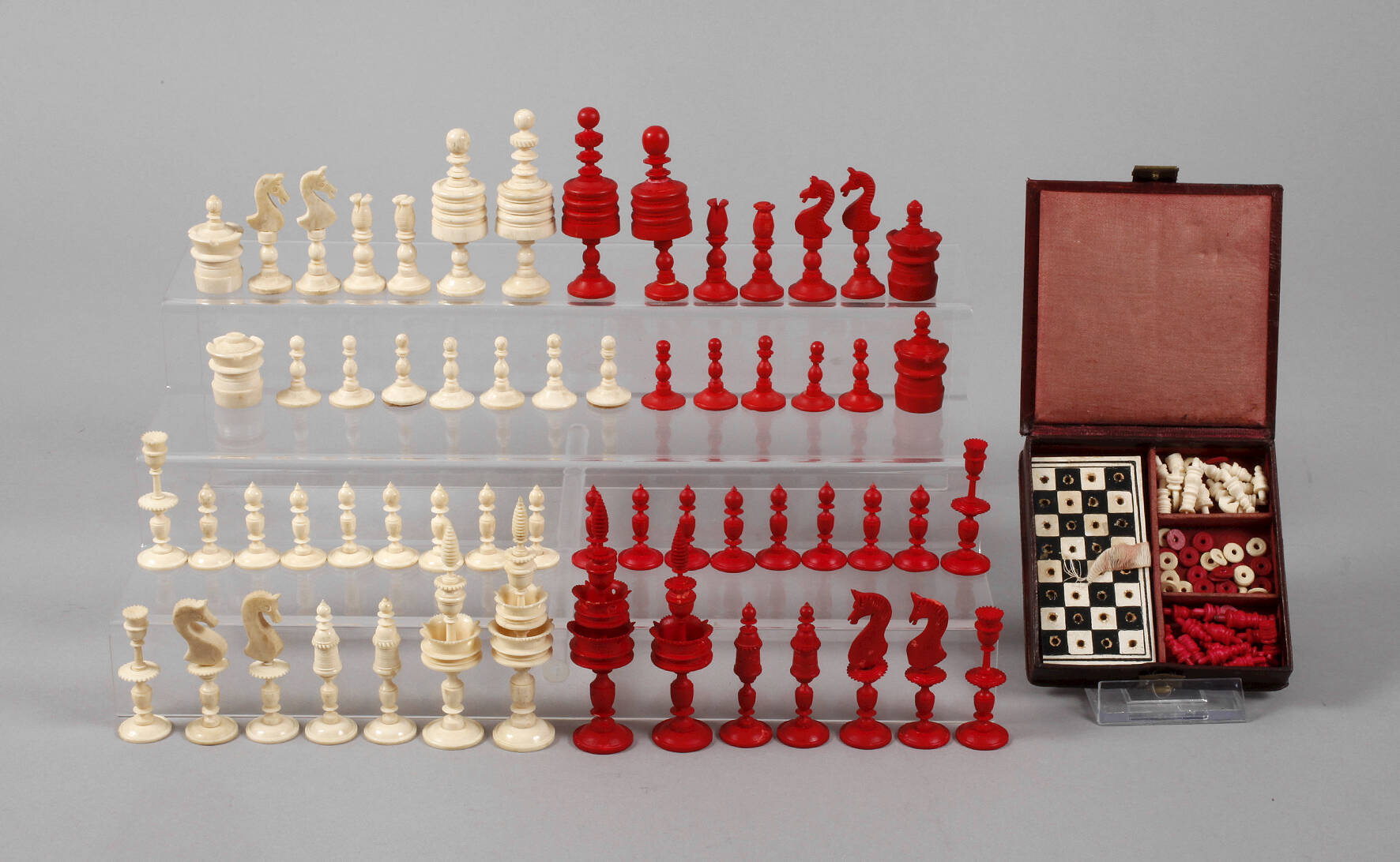 Drei Schachspiele