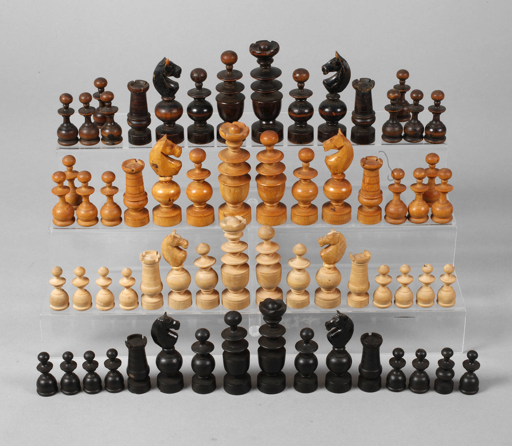 Zwei Schachspiele