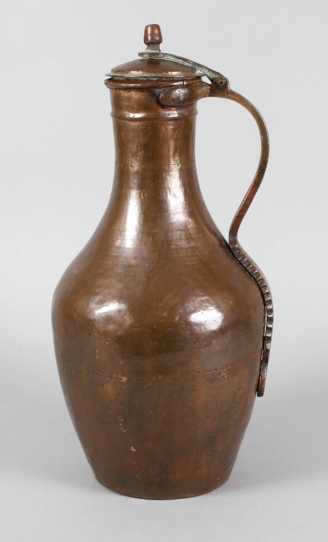 Große barocke Kupferkanne