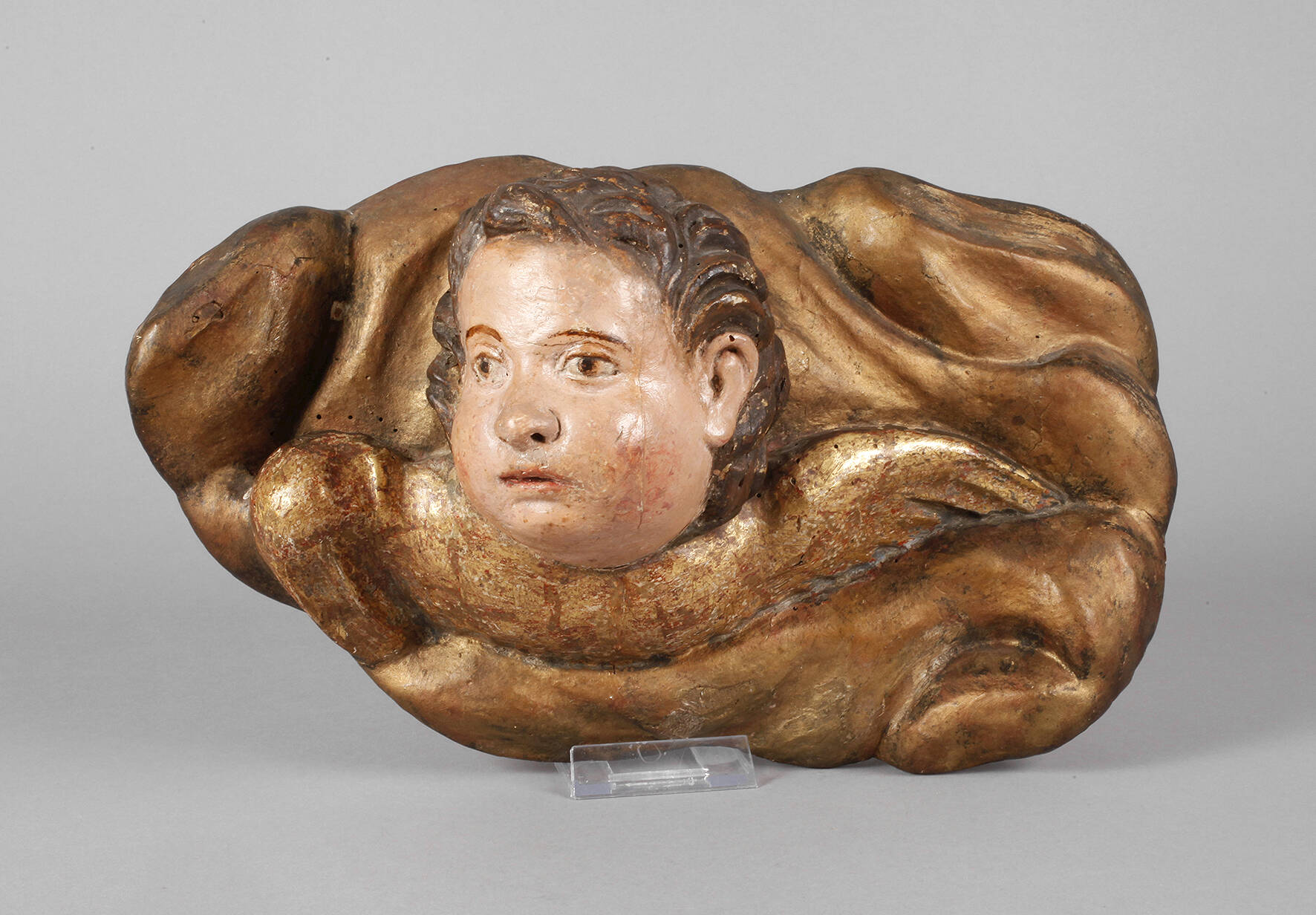 Geschnitzter Engelskopf