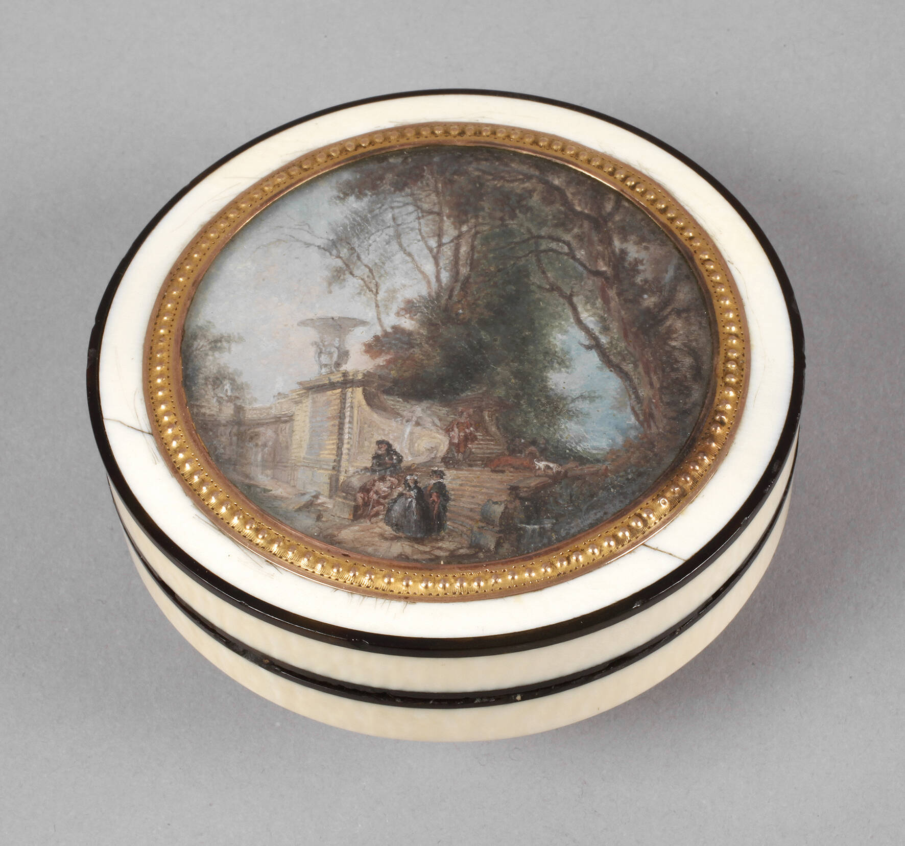 Feines Elfenbeinetui