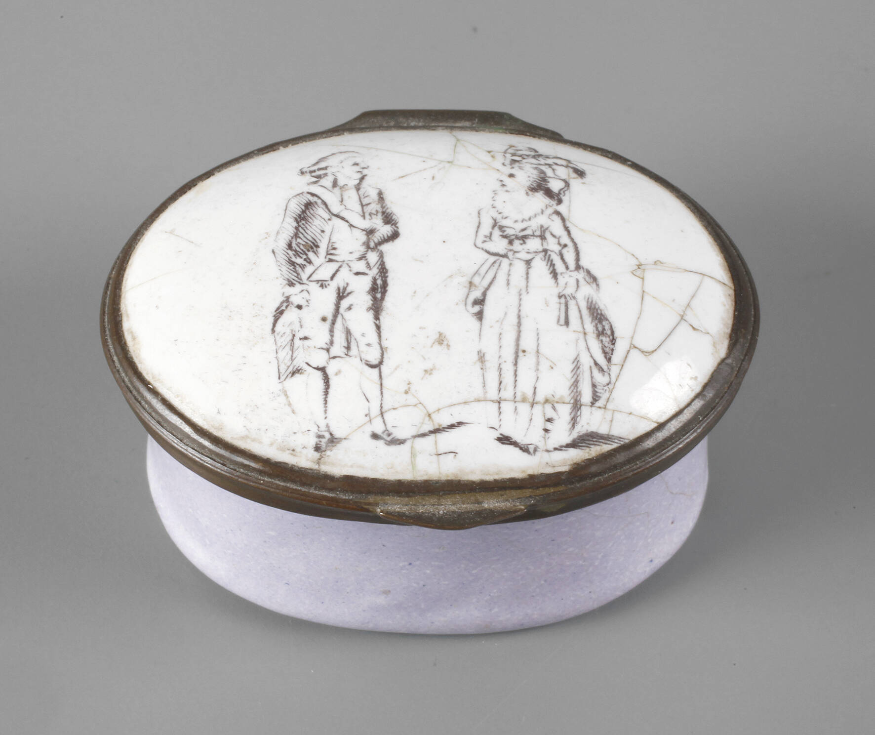 Emailliertes Pillendöschen