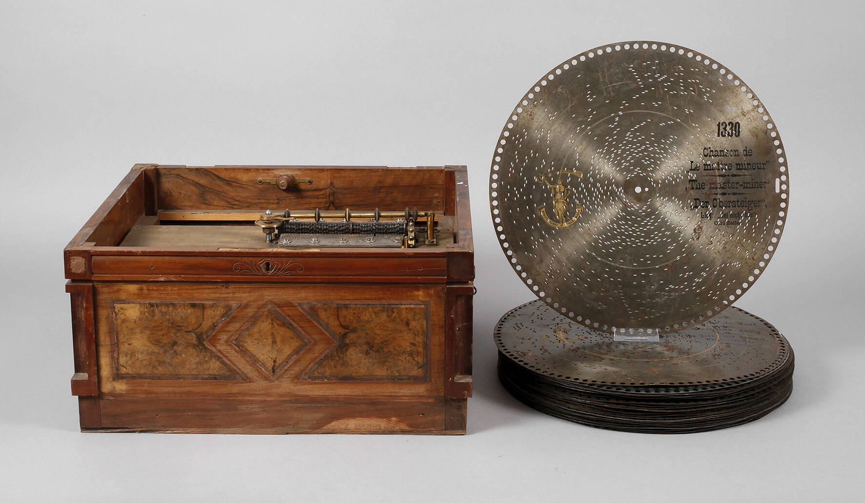 Große Plattenspieldose