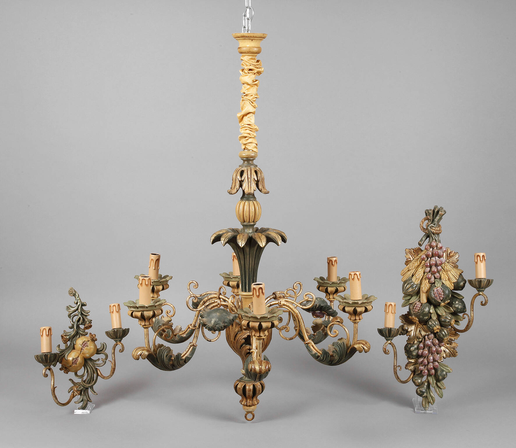 Geschnitzte Lampengarnitur