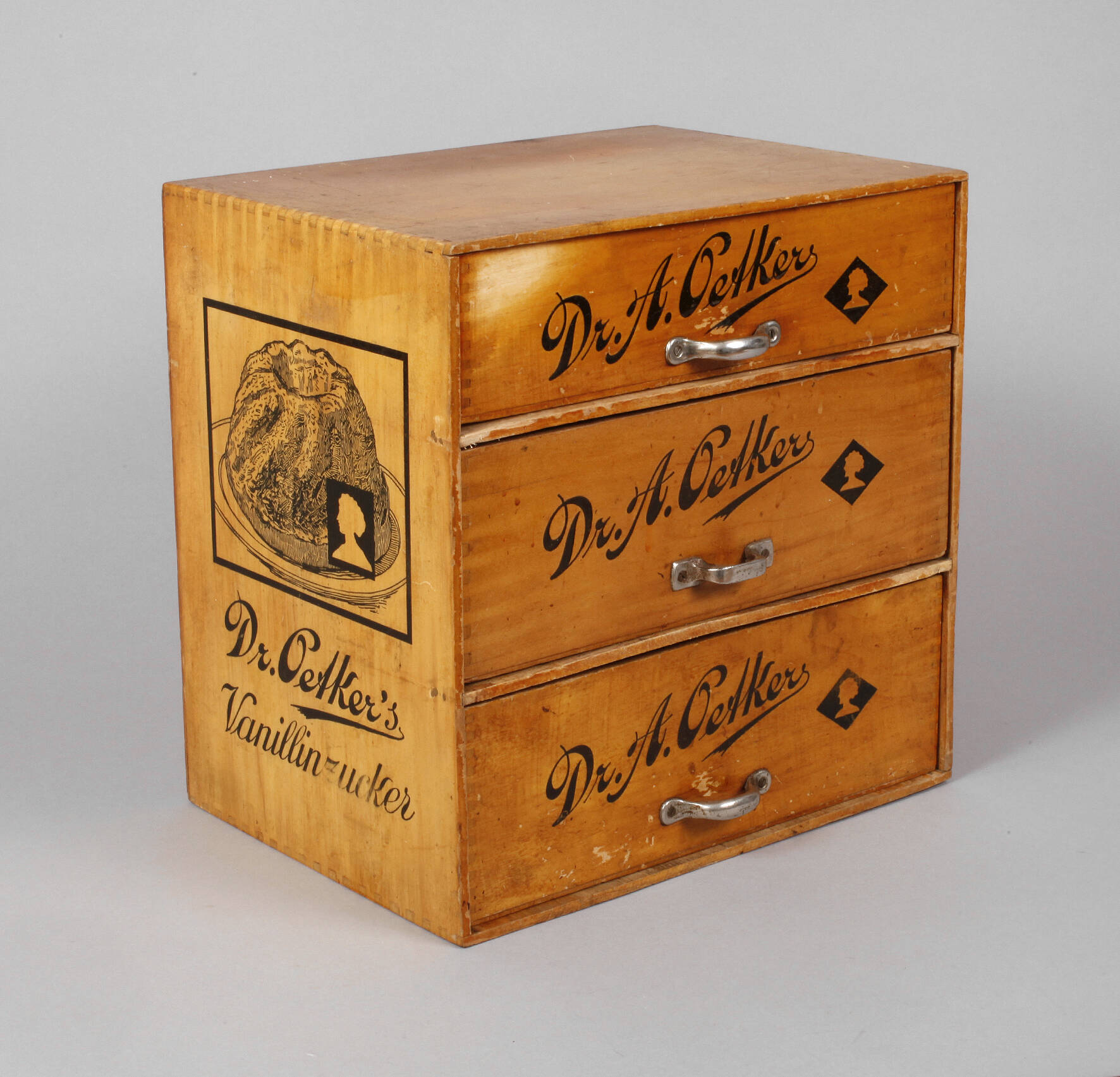 Werbeschränckchen Dr. Oetker