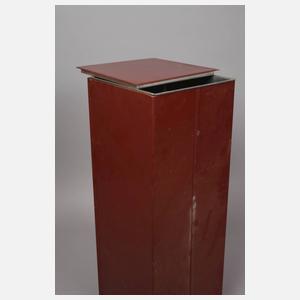 Drei Vorratsbehälter